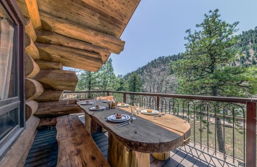 Ruidoso Cabin | Bearfoot Lodge: Hot Tub, Pets, River & Trails
