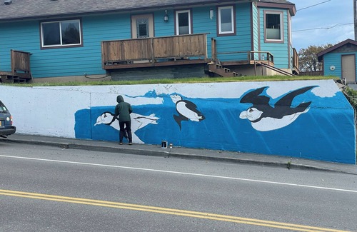 Kodiak Apartment | BEARS, BIRDS, AND WHALES