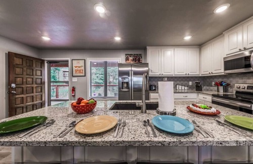 Ruidoso Apartment | Bears Gone Fishing- Hot Tub, Decks, Near Trails