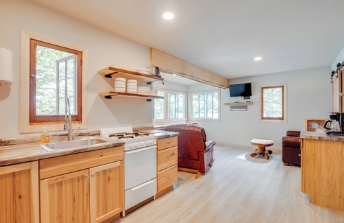 Harshaw Cabin | Bearskin Lake Cabin: Fish, Boat & Relax!