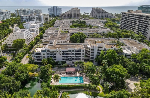 Key Biscayne House | Beatiful apartment in Key Colony Condominium