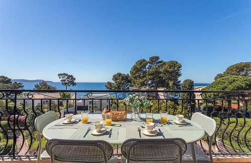 Carqueiranne Apartment | Beau Rivage - 7min à pied de la Plage
