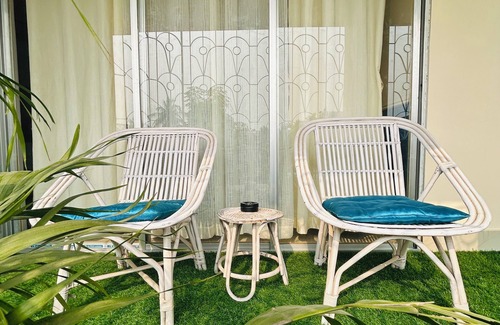 Sualkuchi Apartment | BeauMonde boutique suites - Azure Escape with AC and Wifi.