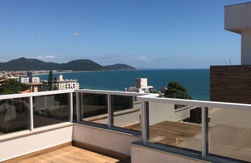 Ingleses Sul Apartment | Beautiful Penthouse of High Standard in Florianopolis. English beach in front of the sea