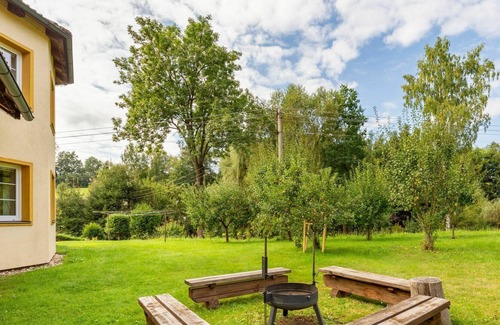 Dolni Kalna Apartment | Beautiful apartment for 6 people with WIFI, private pool, TV, terrace and parking