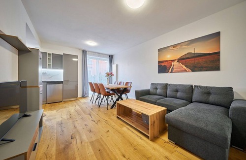 Svoboda nad Upou Apartment | Beautiful apartment for 4 guests with WIFI, TV, terrace and parking