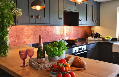 Walton House | Beautiful villa for 8 guests with WIFI, terrace and pets allowed