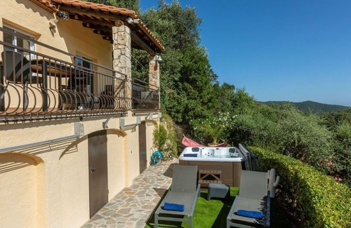 Santa Cristina de Aro House | Beautiful private villa for 8 people with private pool, WIFI, A/C, patio, panoramic view and par.