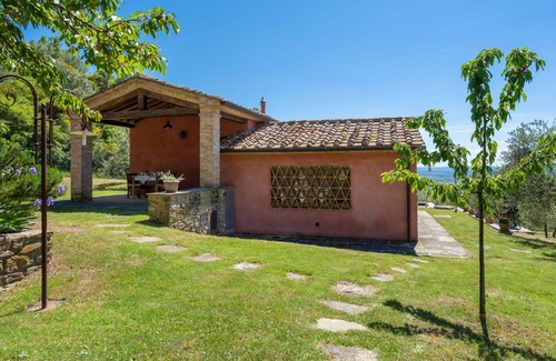 Castiglion Fiorentino House | Beautiful private villa for 3 guests with private pool, WIFI, TV, terrace and pets allowed