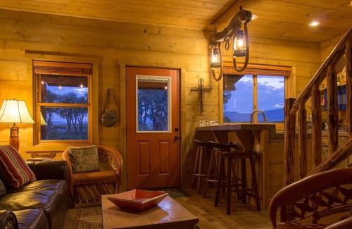 Panguitch Cabin | Beautiful 1 BR "Barn" Cabin - Perfect for Small Families