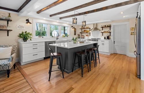 East Orleans Cabin | Beautiful 1770 historic home, 7 bedrooms all ensuite, hot tub, pets welcome
