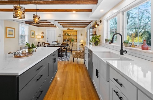 East Orleans Cabin | Beautiful 1770 historic home, 7 bedrooms all ensuite, hot tub, pets welcome