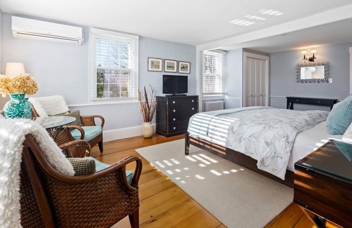 East Orleans Cabin | Beautiful 1770 historic home, 7 bedrooms all ensuite, hot tub, pets welcome