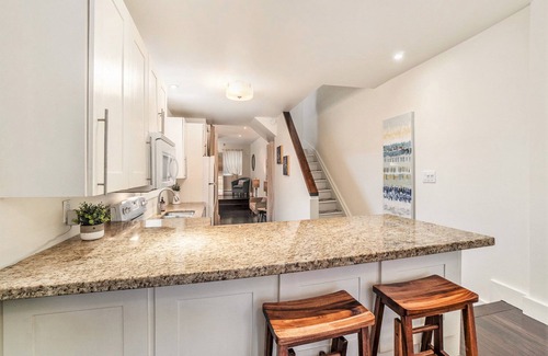 Byward Market - Parliament Hill House | Beautiful, 19th century Semi in the Heart of the Byward Market