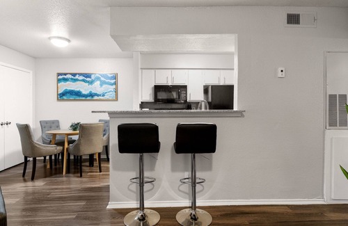 University Hills and Windsor Park Apartment | Beautiful 1BD/1BA in University Hills 7737