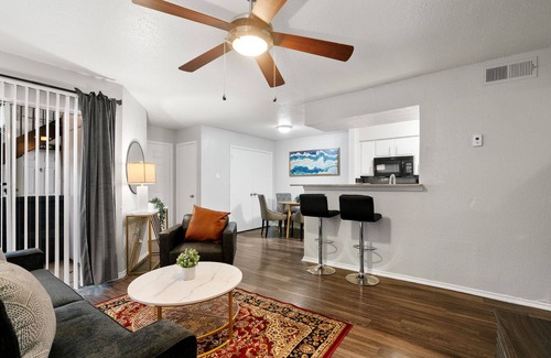 University Hills and Windsor Park Apartment | Beautiful 1BD/1BA in University Hills 7737