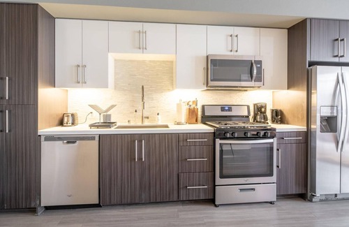 Airport Area Apartment | Beautiful 1BR in Irvine, Parking + Pet-Friendly
