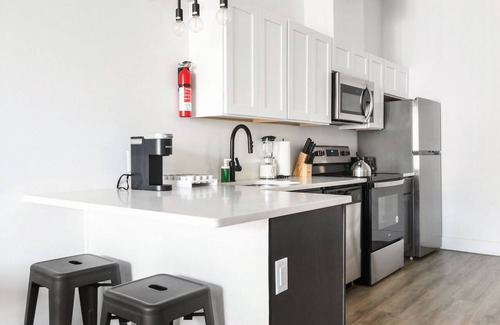 Elizabeth Apartment | Beautiful 1BR next to EWR 4253
