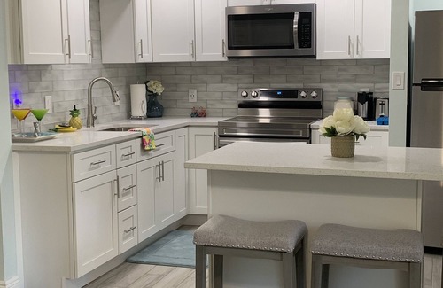 Cocoa Beach Condo | Beautiful 1st floor condo at the DIPLOMAT!nSteps to the beach!