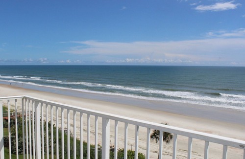 New Smyrna Beach Condo | Beautiful 2/2 DIRECT OCEANFRONT Condo w/OCEANFRONT Heated Pool on NoDrive Beach