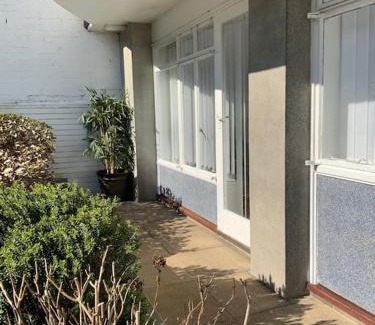 Seaford Apartment | Beautiful 2 bed grd floor flat fantastic location