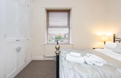 York Apartment | Beautiful 2 Bed with Free Parking - Pass the Keys