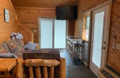 Brainerd Cabin | Beautiful 2 Bedroom + Loft cabin just off the water (Cabin #8)