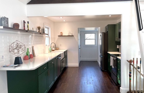 Hinsdale Cabin | Beautiful 2-Bedroom + Loft with Hot Tub at Lake Ashmere