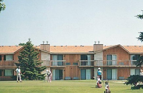 Mishicot Apartment | Beautiful 2 bedroom unit at resort, sleeps 6