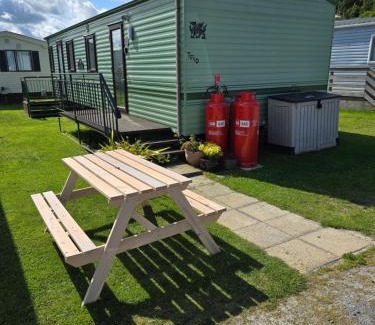 Aberystwyth Resort | Beautiful 2 bedroomed mobile home