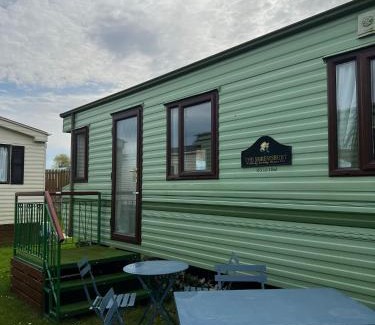 Aberystwyth Resort | Beautiful 2 bedroomed mobile home