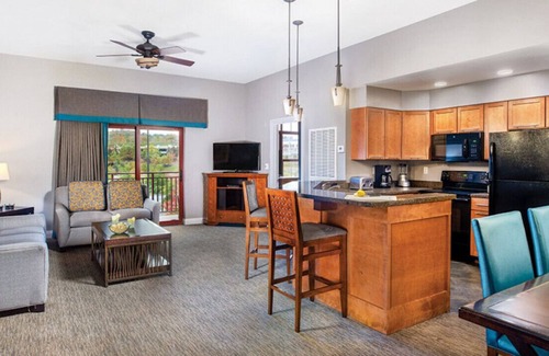 Sevierville Apartment | Beautiful 2 BR/2BA apartment at a luxury Resort with Access to Indoor Water Park