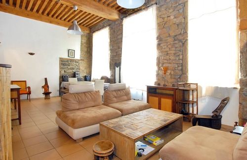 Boucle - Gros Caillou Apartment | Beautiful 2 BR in Croix Rousse, 95 sqm