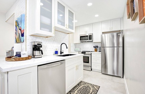 Entertainment District Condo | Beautiful 2 BR modern and spacious ScottsdaleCondo