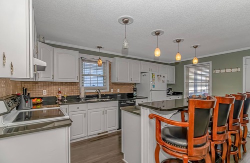 Surfside Beach House | Beautiful! 2 king bed-2 bath-End of August Special!