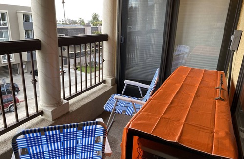 Village of La Jolla Condo | Beautiful 2B/2B Condo in the Village/Downtown La Jolla
