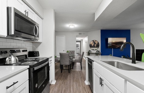 University Hills and Windsor Park Apartment | Beautiful 2BD/1BA in University Hills 3307
