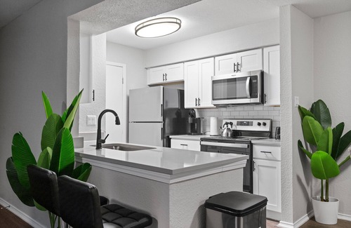 University Hills and Windsor Park Apartment | Beautiful 2BD/1BA in University Hills 8369