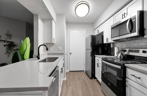 University Hills and Windsor Park Apartment | Beautiful 2BD/2BA in University Hills 4863