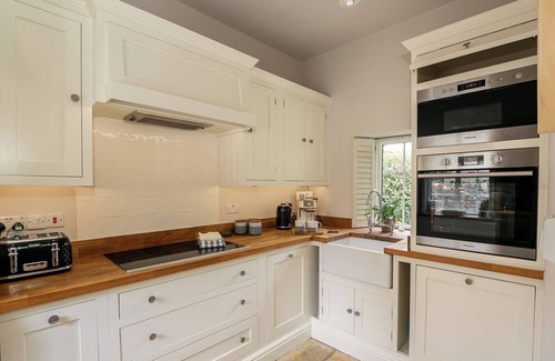 Churchill House | Beautiful 2BD Cottage in the Cotswolds