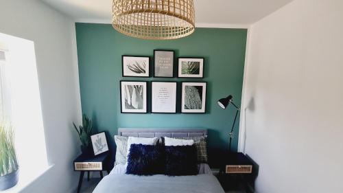 East End Apartment | Beautiful 2bed house with garden, walking distance to town - FREE parking
