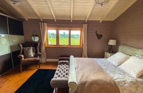 Fangfoss House | Beautiful 3-Bed Luxury Private Lodge in York