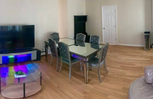 Queens House | Beautiful 3-bedroom home close to UBS arena