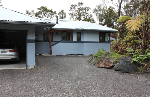 Ohia Estates House | Beautiful 3 Bedroom Rainforest Retreat, minutes from HVNP