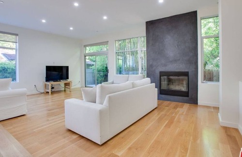 Tri-West House | Beautiful 3 Br. Townhome (448099) by Houzlet