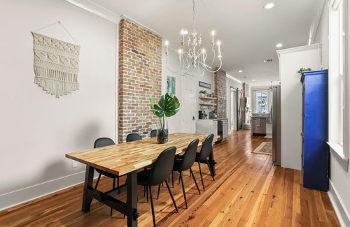 West Riverside House | Beautiful 3bed 2Ba Home in Uptown New Orleans! Close to Magazine St/Universities