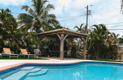 North Central Hollywood House | Beautiful 4 Bedroom 2 Bath private pool home 3 miles from Hollywood beach.