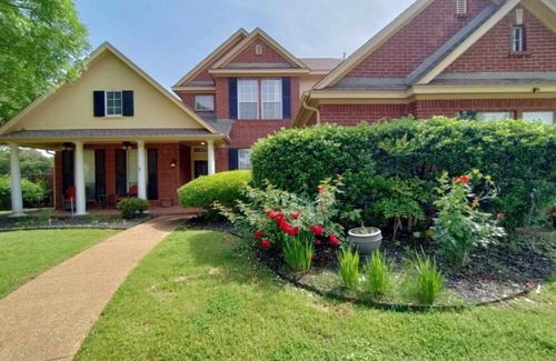 Southlake House | Beautiful 4 Bedroom + 3.5 Bathroom Home in Southlake