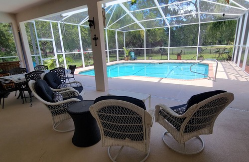 Spring Hill House | Beautiful 4 BR-2.5 Bath-Office-Golf Course-Pool-Hot Tub-Sleeps 9-Dog Friendly!