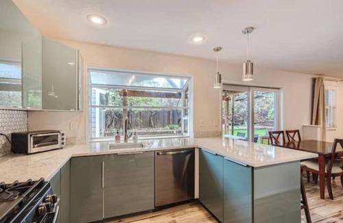 Louisville House | Beautiful 5 BDR Louisville Home W/Private Backyard